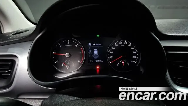 Kia Stonic id 2502215 из Кореи 18