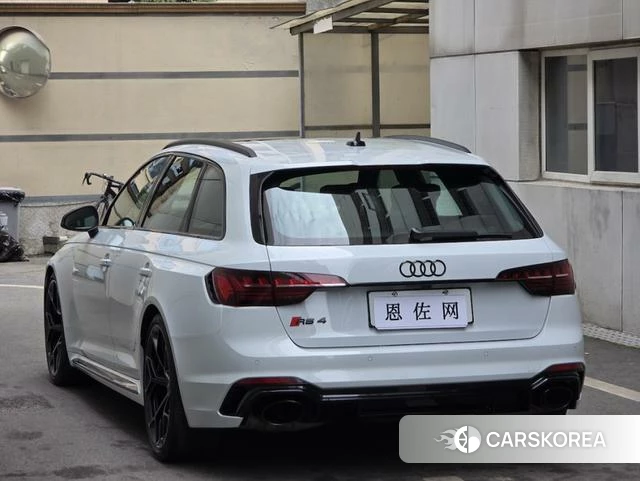 Audi RS 4 id 4353420 из Китая 10