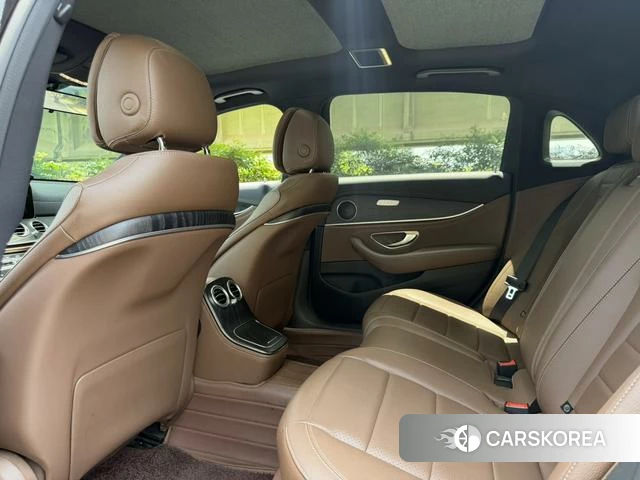 Mercedes-Benz E-class id 4299976 из Китая 8