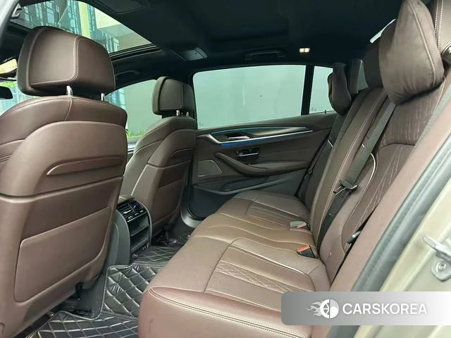BMW 5 series PHEV id 4260468 из Китая 8