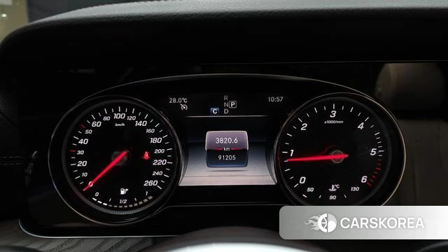 Mercedes-Benz E-Class W213 id 4637838 из Кореи 29