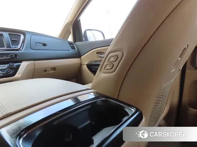 Kia The New Carnival id 3504798 из Кореи 18