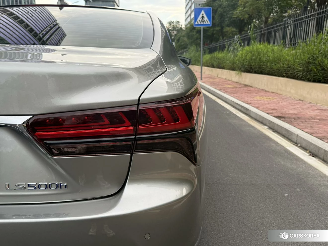 Lexus LS id 4413249 из Китая 18