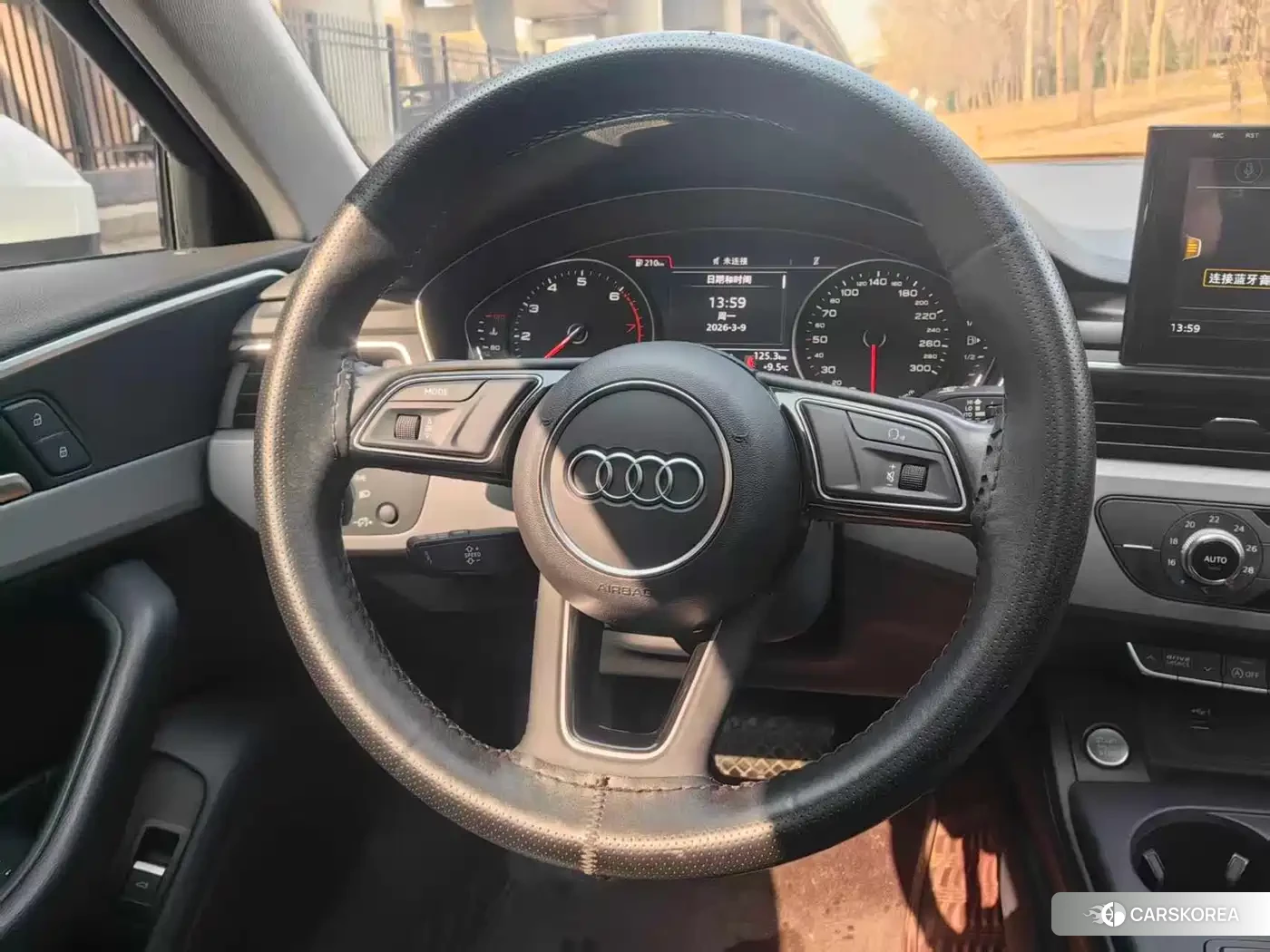 Audi A4L id 4607128 из Китая 8