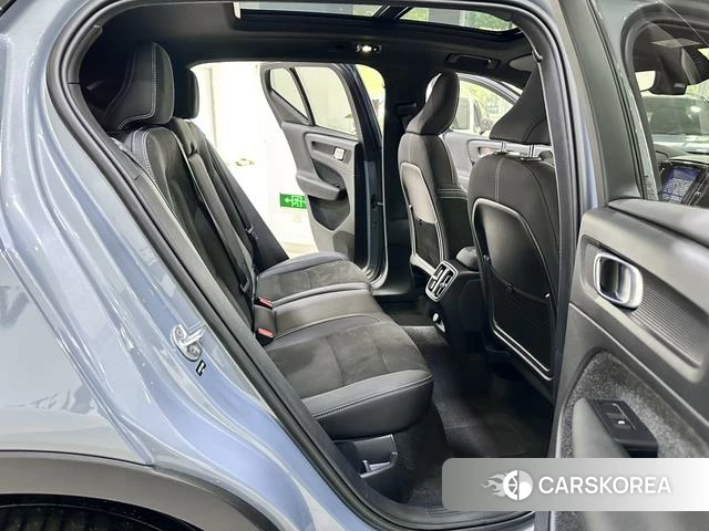 Volvo XC40 EV id 4182476 из Китая 16