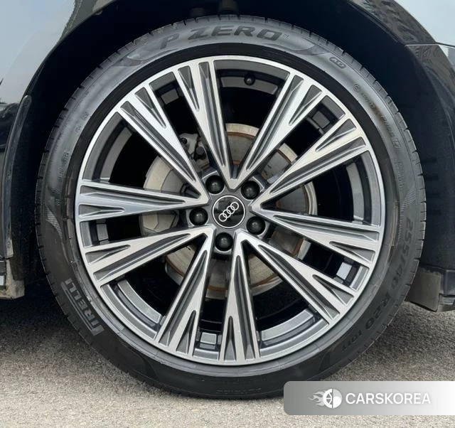 Audi A6L id 4190487 из Китая 24