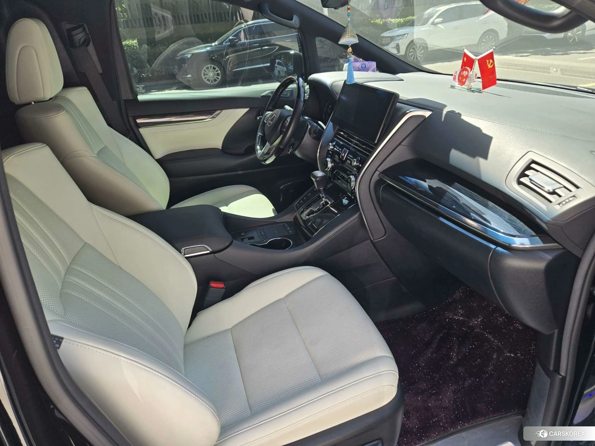 Lexus LM id 4405974 из Китая 8