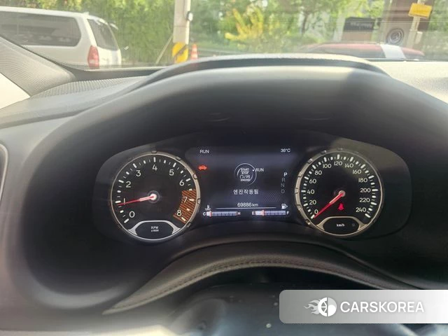 Jeep Renegade id 4732185 из Кореи 18