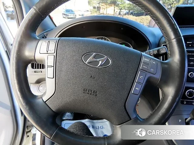 Hyundai The New Grand Starex id 3627182 из Кореи 16