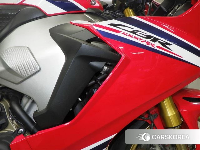 Проданный Honda CBR1000RR SP id 3999570 из Японии, фото 22