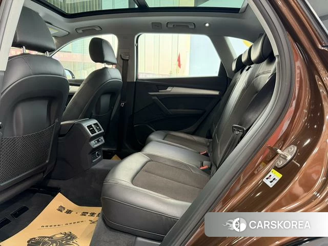 Audi Q5L id 3882642 из Китая 20