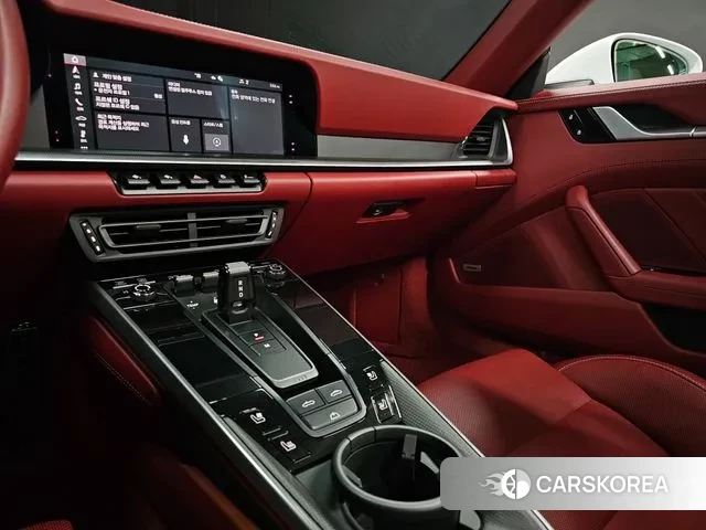 Porsche 911(992) id 3607396 из Кореи 18