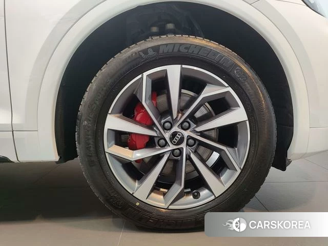 Audi Q5L id 4261431 из Китая 31