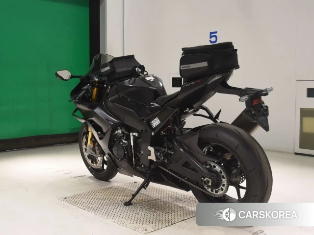 Проданный Honda CBR1000RR-R FIREBLADE SP id 4313266 из Японии, фото 9