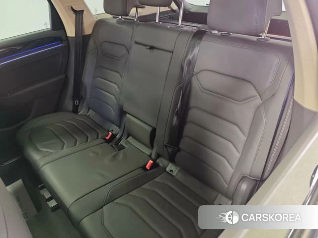Volkswagen Touareg id 4274066 из Китая 14