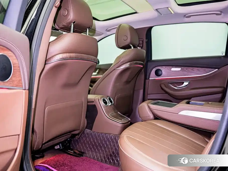 Mercedes-Benz E-Class id 4674299 из Китая 20