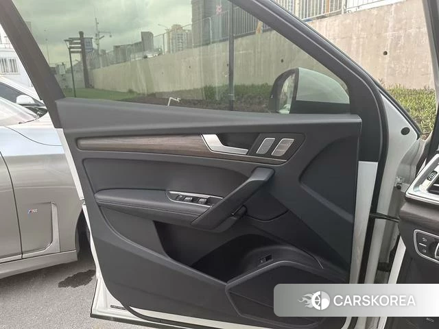 Audi Q5L id 4274457 из Китая 17