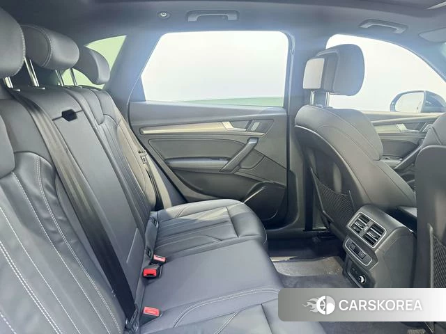 Audi Q5L id 4328915 из Китая 16
