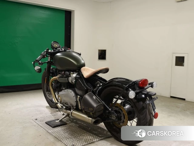 Triumph BONNEVILLE BOBBER id 4373664 из Японии 8