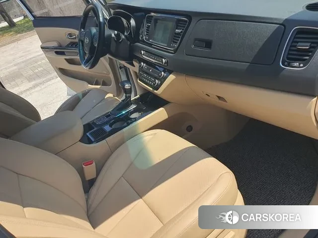 Kia The New Carnival id 2977083 из Кореи 18