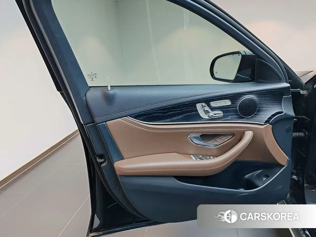 Mercedes-Benz E-class id 4209346 из Китая 17