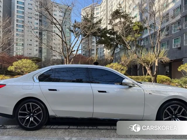 BMW 7 Series (G70) id 3502415 из Кореи 18