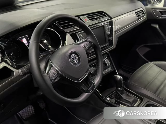 Volkswagen Touran L id 4239151 из Китая 8