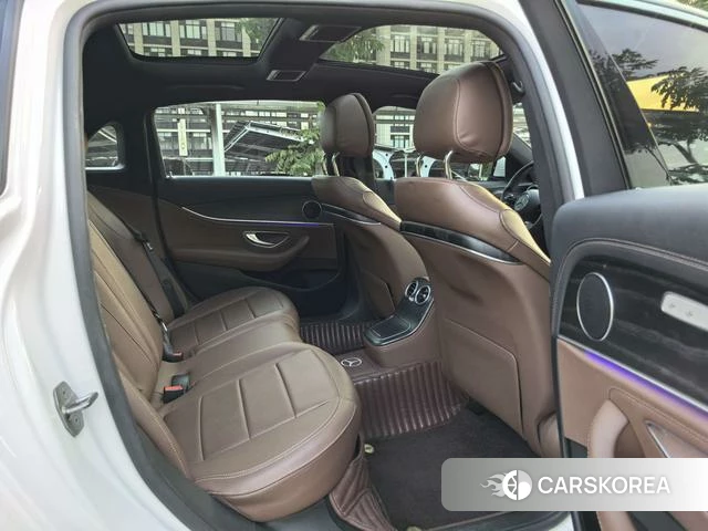Mercedes-Benz E-class id 4307753 из Китая 31