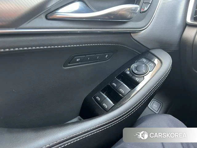 Cadillac CT5 id 4228456 из Китая 13