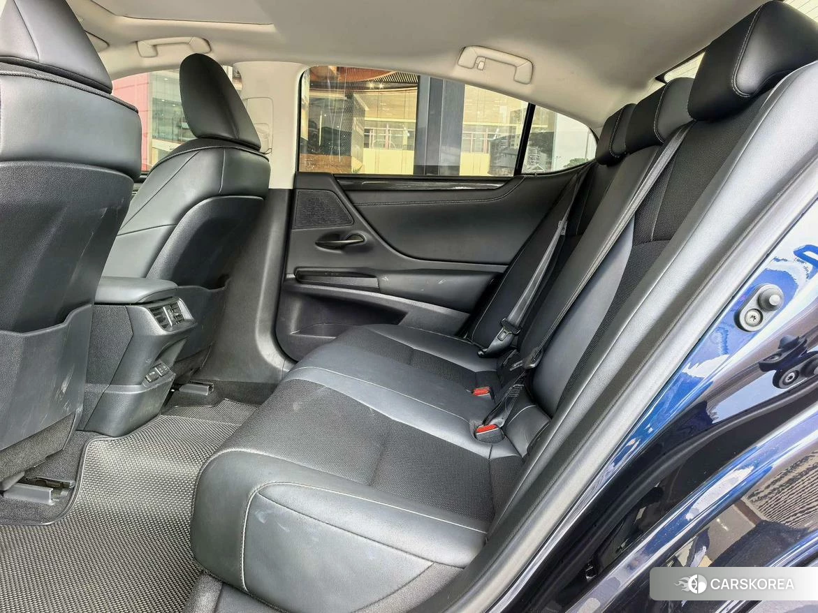 Lexus ES id 4454520 из Китая 9