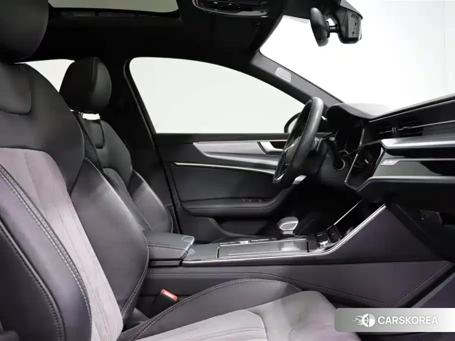 Audi A6L id 4576648 из Китая 16