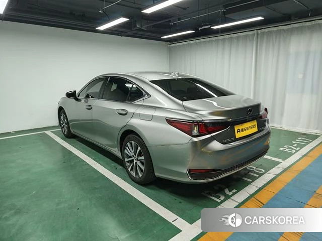 Lexus ES id 4208587 из Китая 18