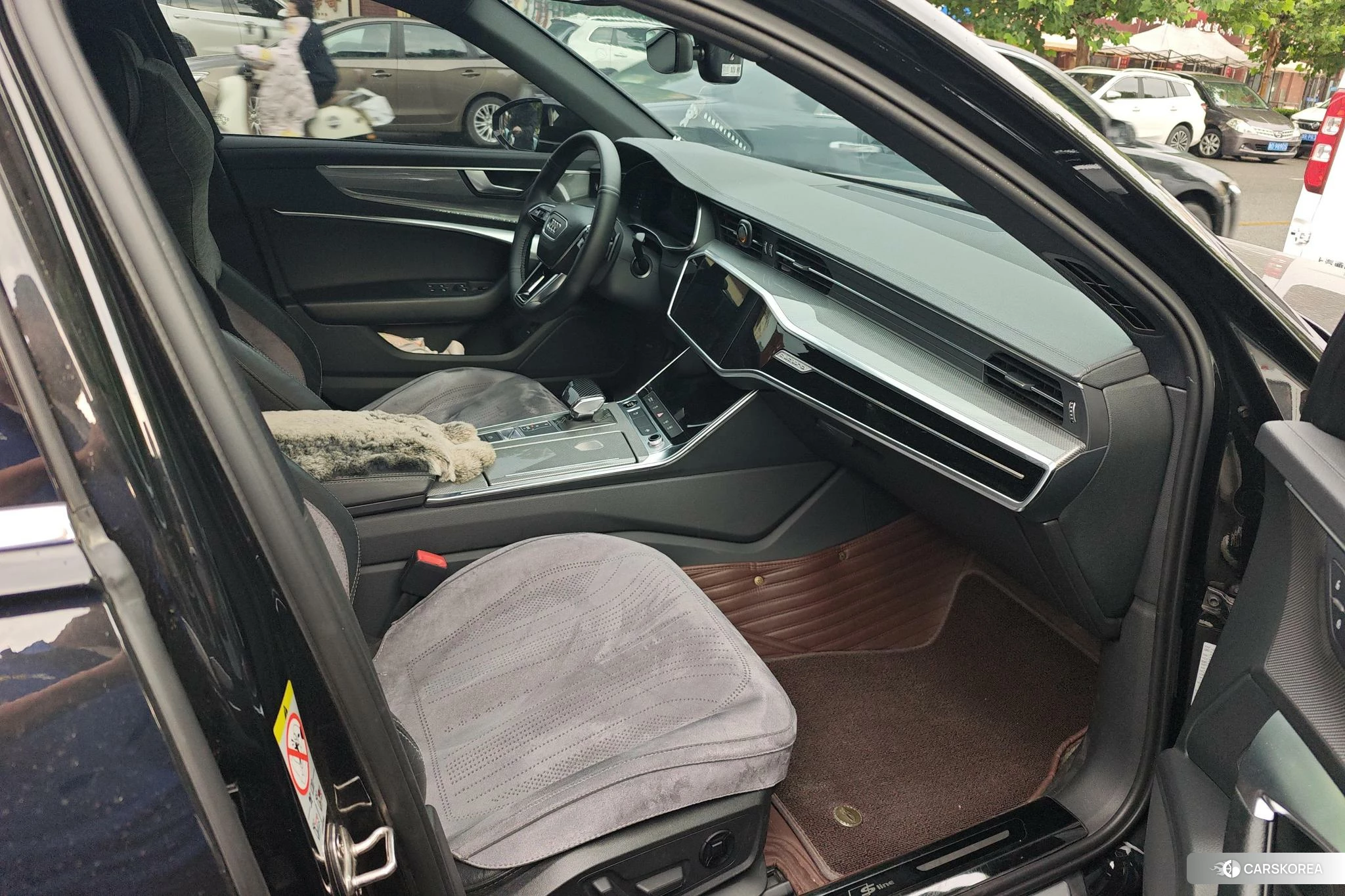 Audi A6L id 4486229 из Китая 15