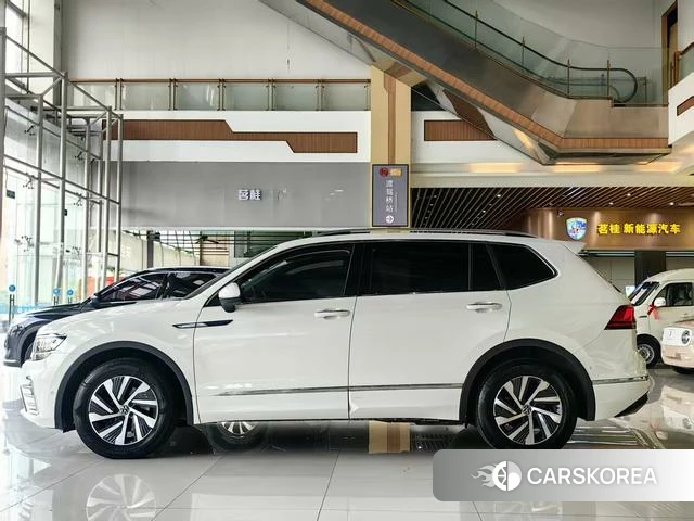 Volkswagen Tiguan L PHEV id 4321162 из Китая 11