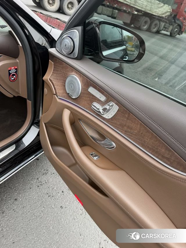 Mercedes-Benz E-class id 4277744 из Китая 18