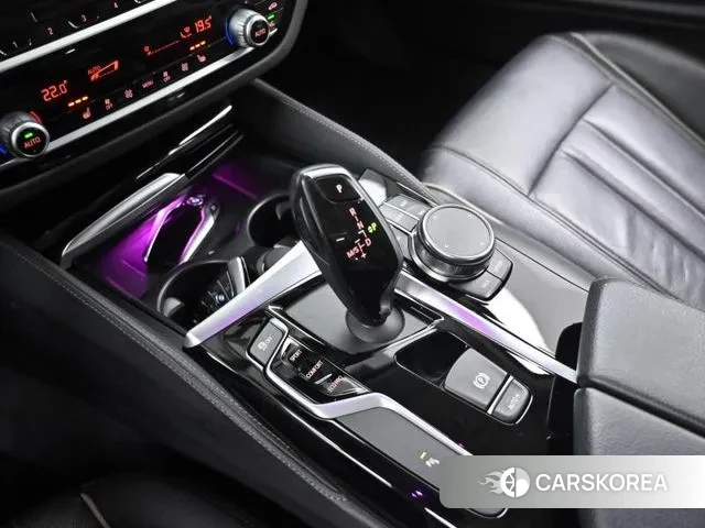 BMW 5 Series (G30) id 3235933 из Кореи 17