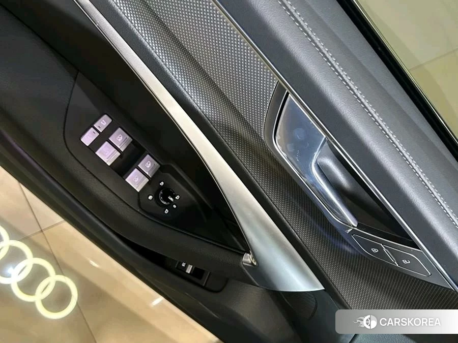 Audi A6L id 4420348 из Китая 14