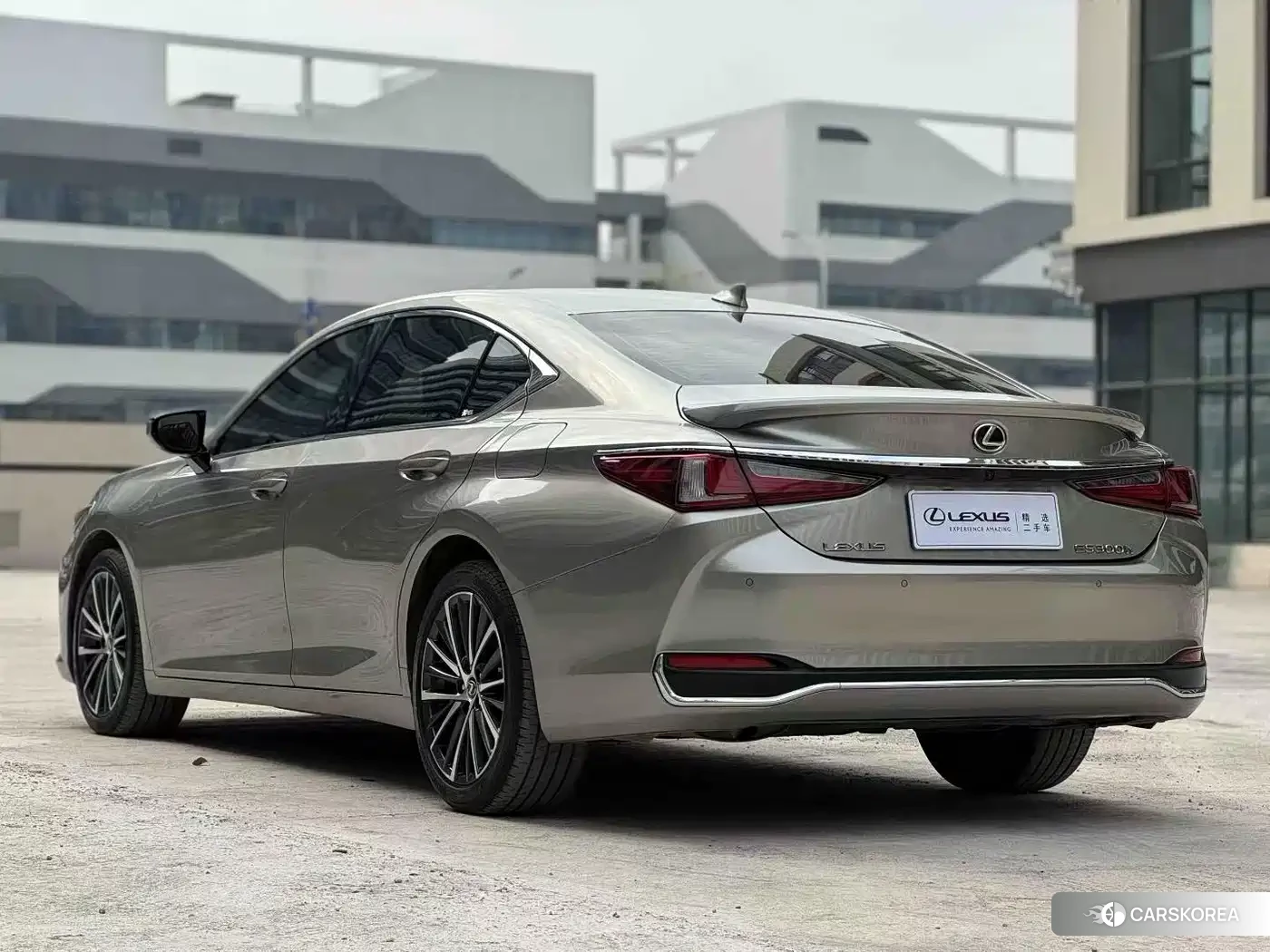 Lexus ES id 4622669 из Китая 8