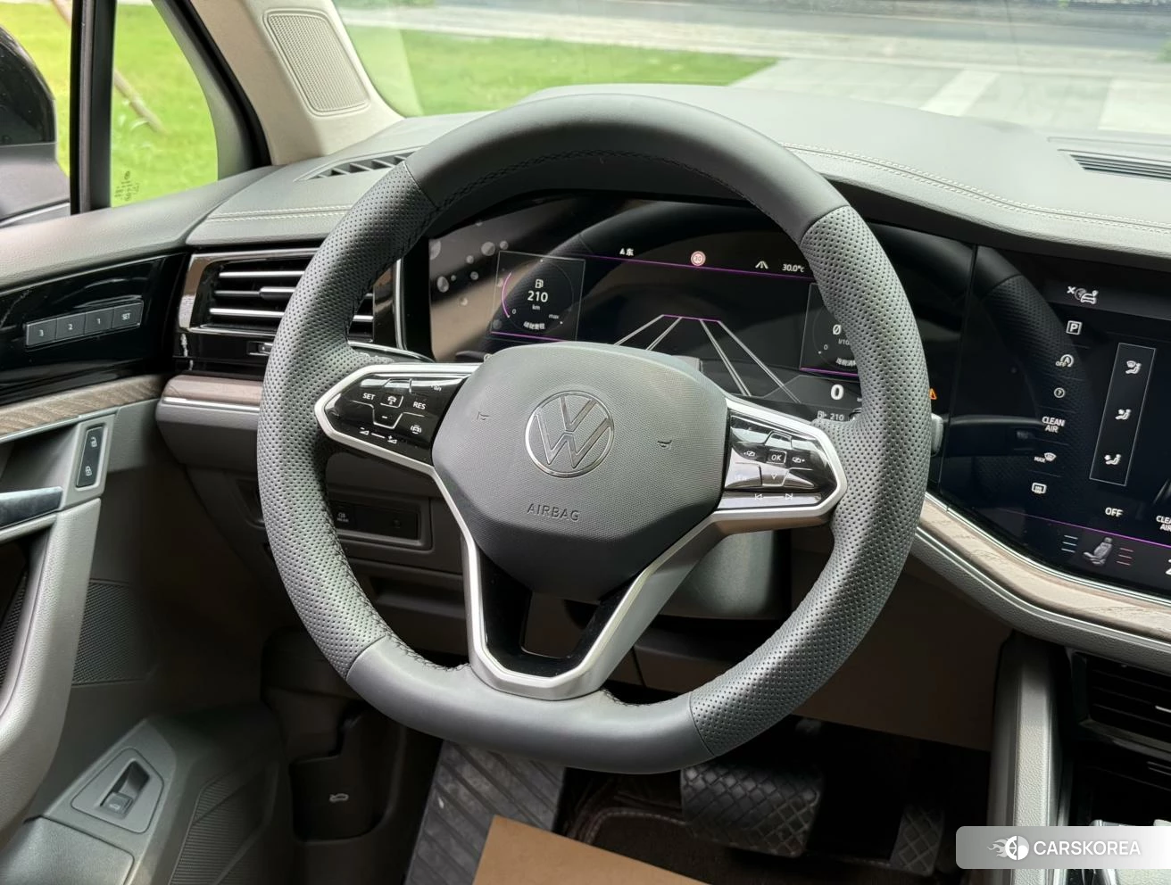 Volkswagen Touareg id 4510396 из Китая 14