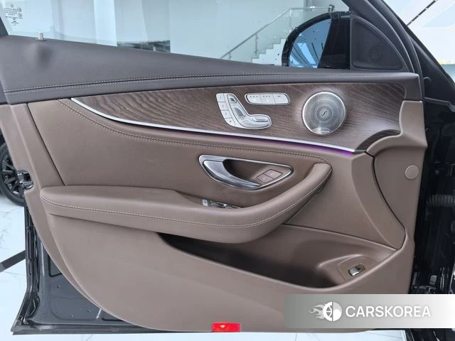 Mercedes-Benz E-class id 4300764 из Китая 14