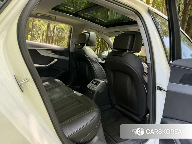 Audi A4L id 4301460 из Китая 11