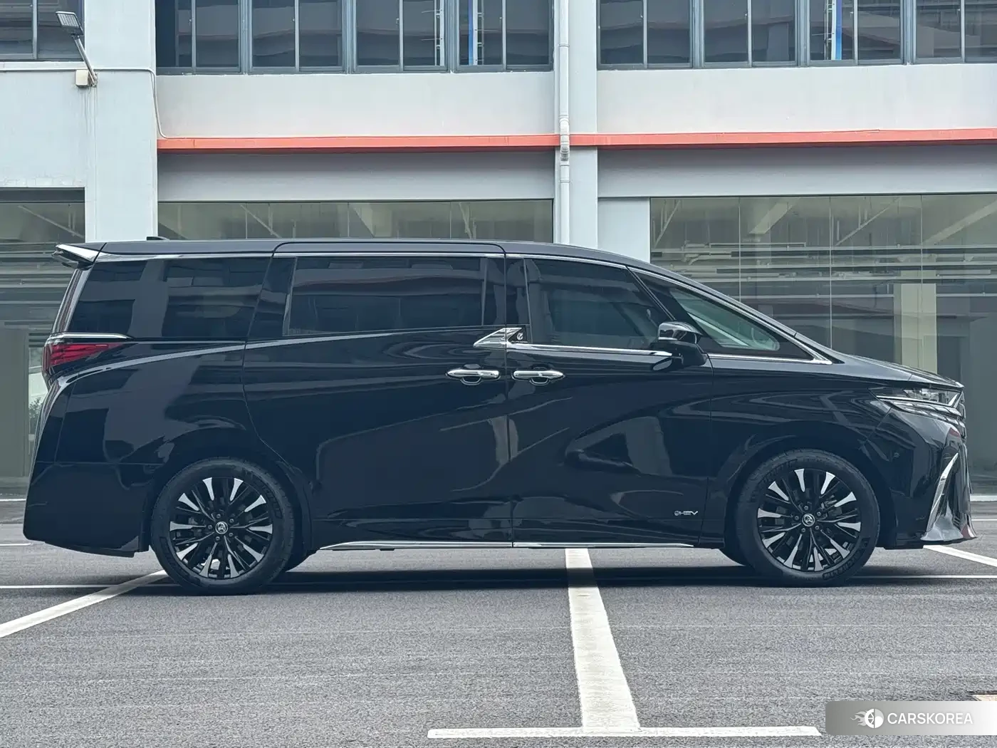 Toyota Elfa id 4644385 из Китая 16