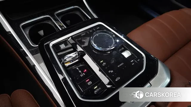 BMW 7 Series (G70) id 3419999 из Кореи 18