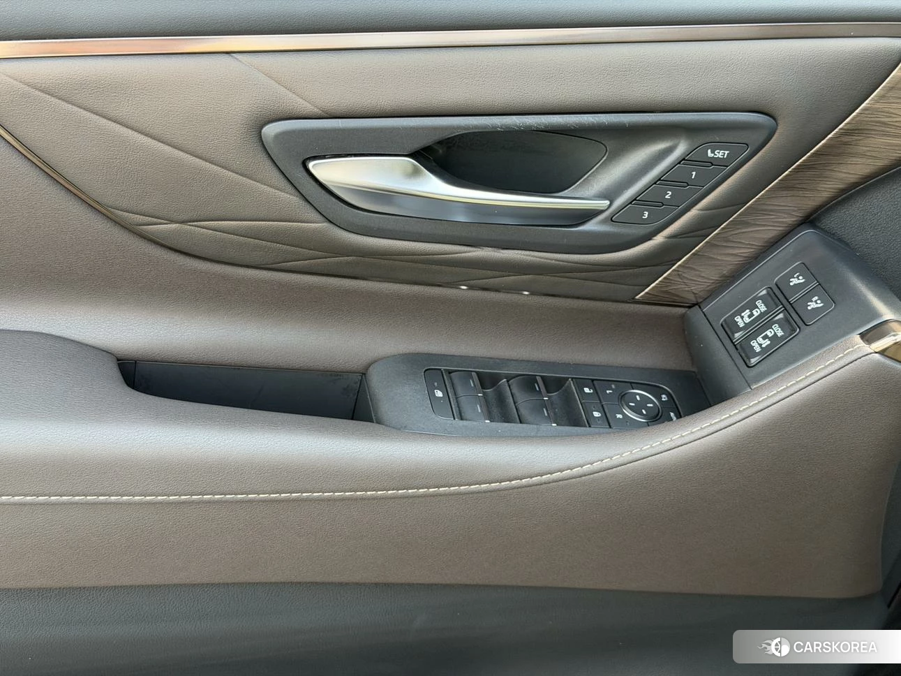 Toyota Wilfa id 4452351 из Китая 17