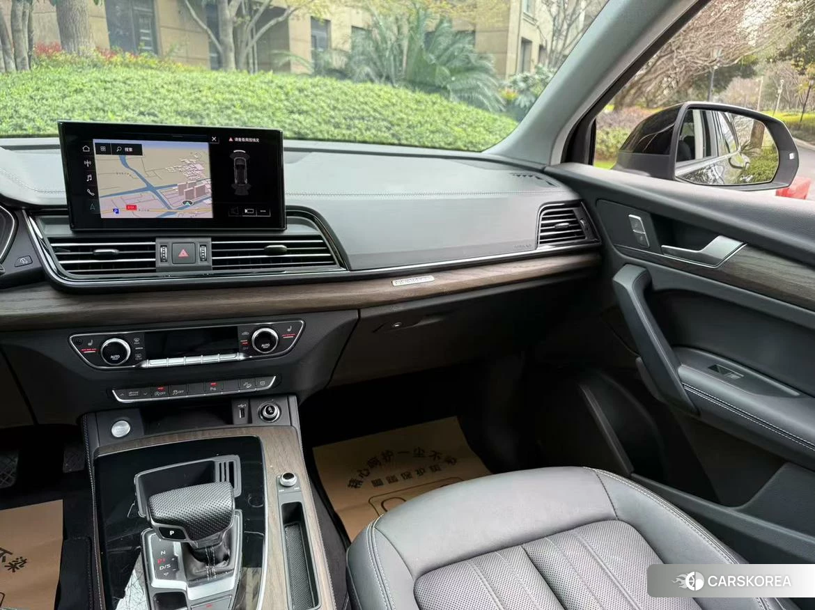 Audi Q5L id 4455122 из Китая 16
