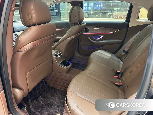 Mercedes-Benz E-class id 4182667 из Китая 19