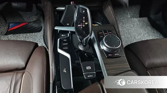 BMW 5 Series (G30) id 3547434 из Кореи 18