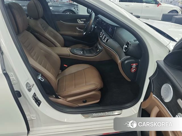 Mercedes-Benz E-class id 4368171 из Китая 15