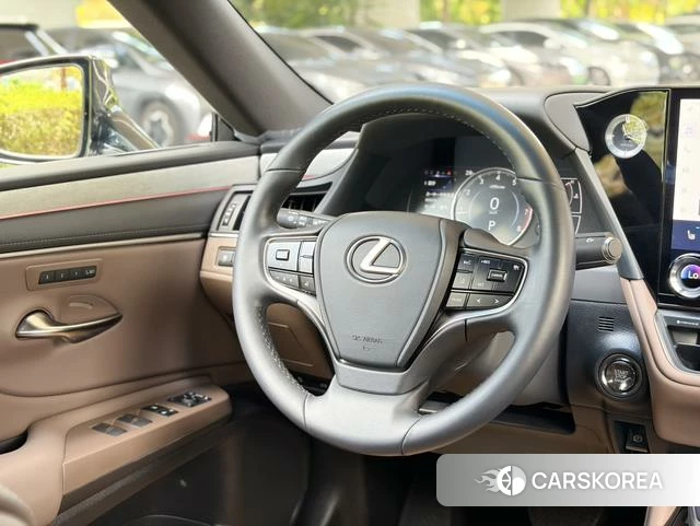 Lexus ES id 4314145 из Китая 21