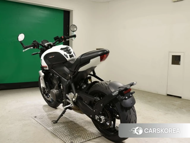 Triumph TRIDENT 660 id 4341353 из Японии 8